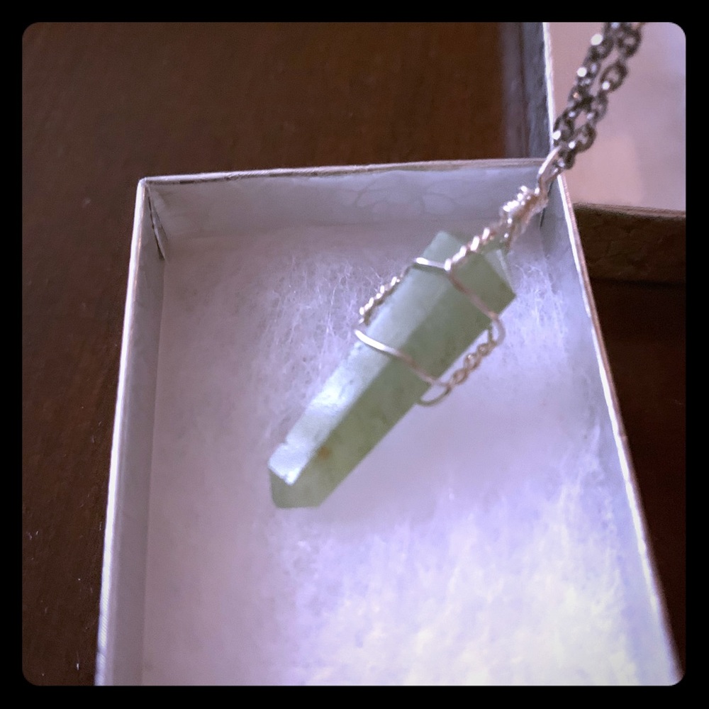 Cute green jade silver necklace, unworn!